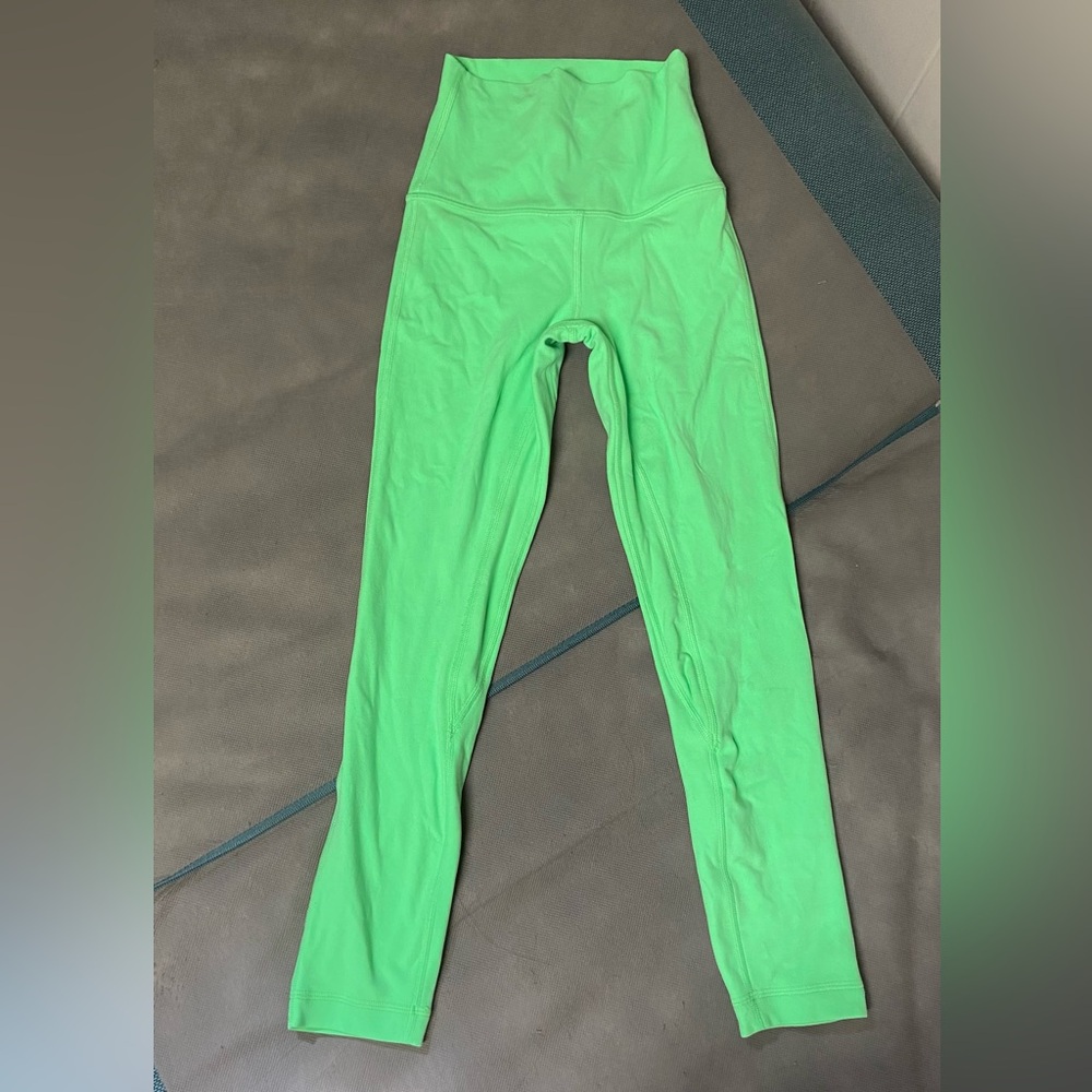 Lululemon - Picture 3 of 6